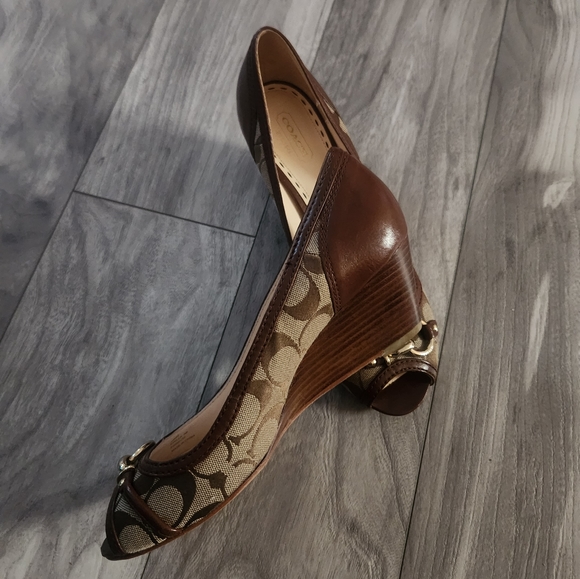 Coach Stella Signature Wedge Heel size 9B - Picture 7 of 9